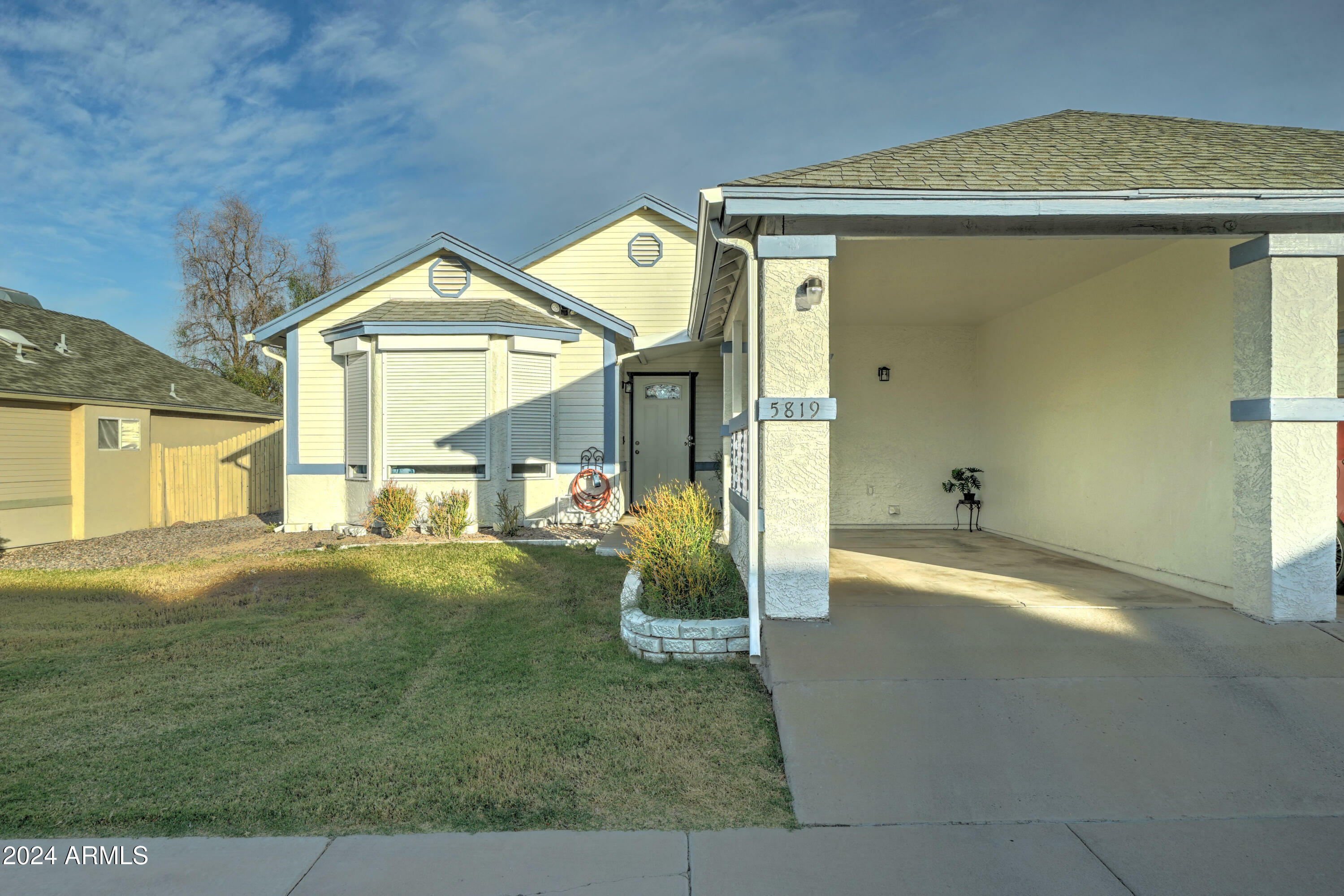 Property Photo:  5819 S 42nd Place  AZ 85040 