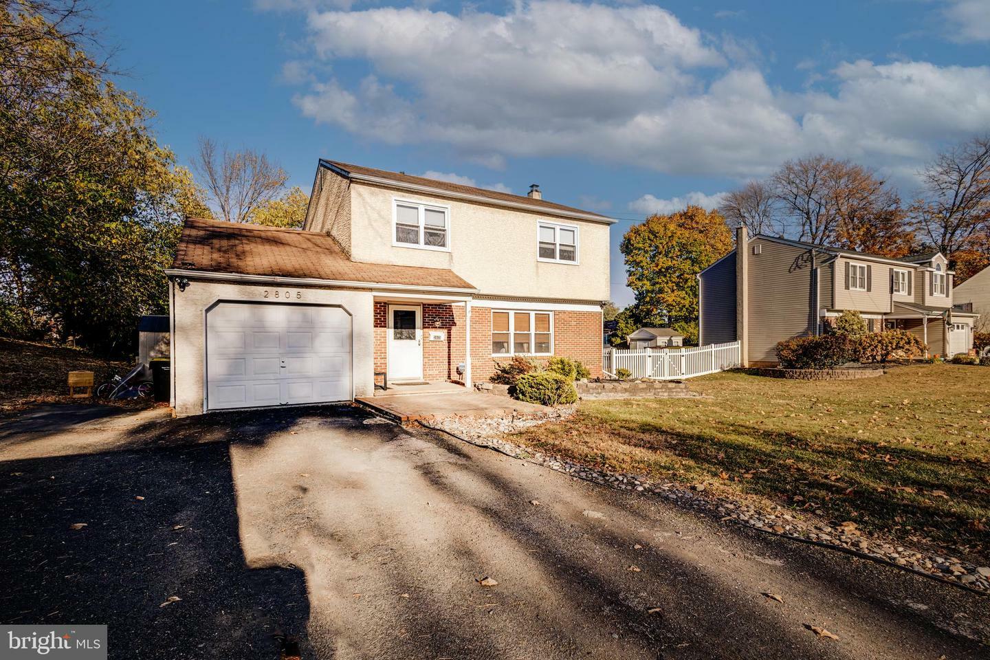 Property Photo:  2805 Parkside Avenue  PA 19040 