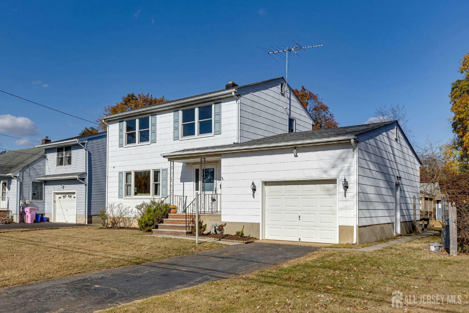 Property Photo:  325 Firth Street  NJ 07080 