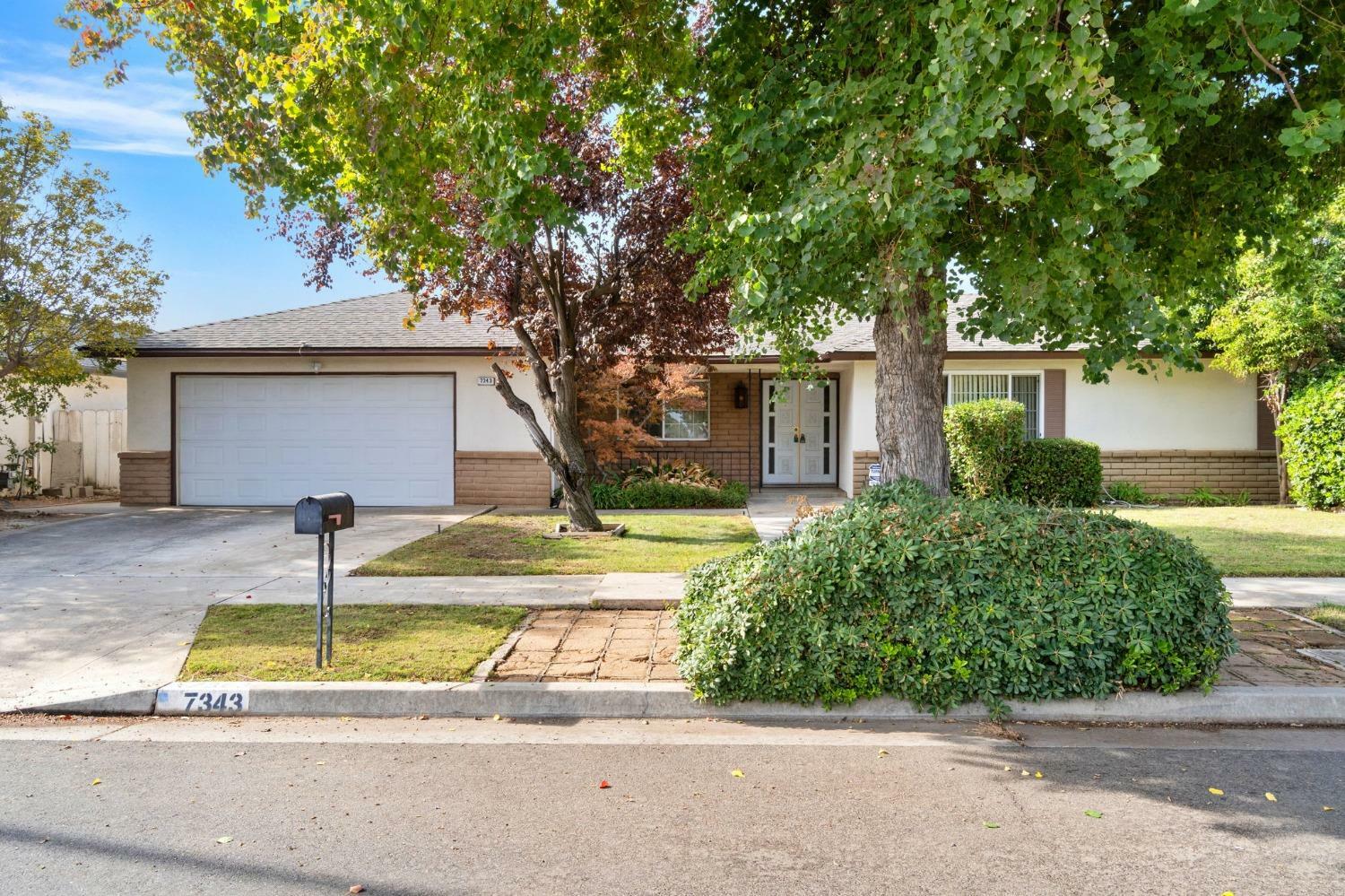 Property Photo:  7343 N 4th Street  CA 93720 