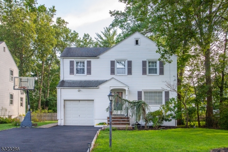 Property Photo:  27 W Harrison Pl  NJ 07039 