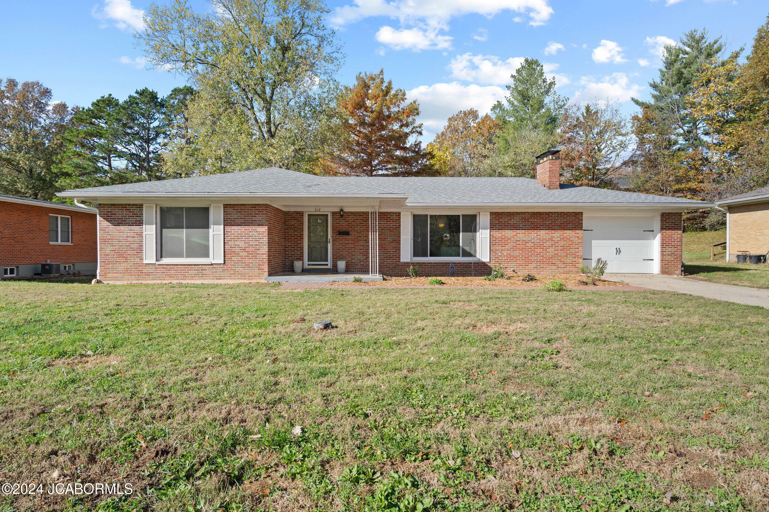 Property Photo:  217 Binder Drive  MO 65109 