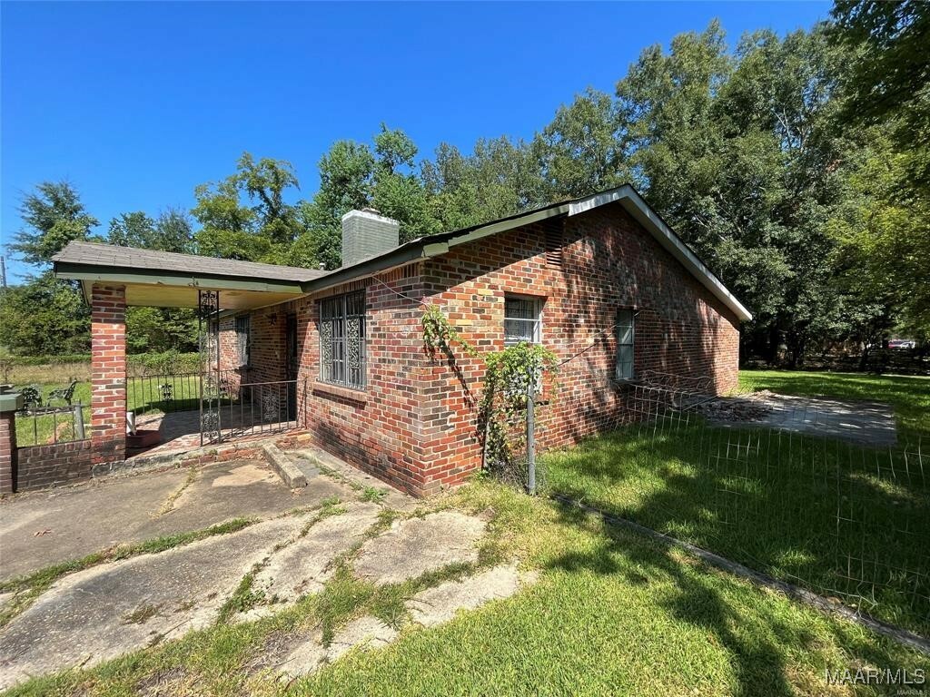 Property Photo:  129 E Woodland Drive  AL 36105 