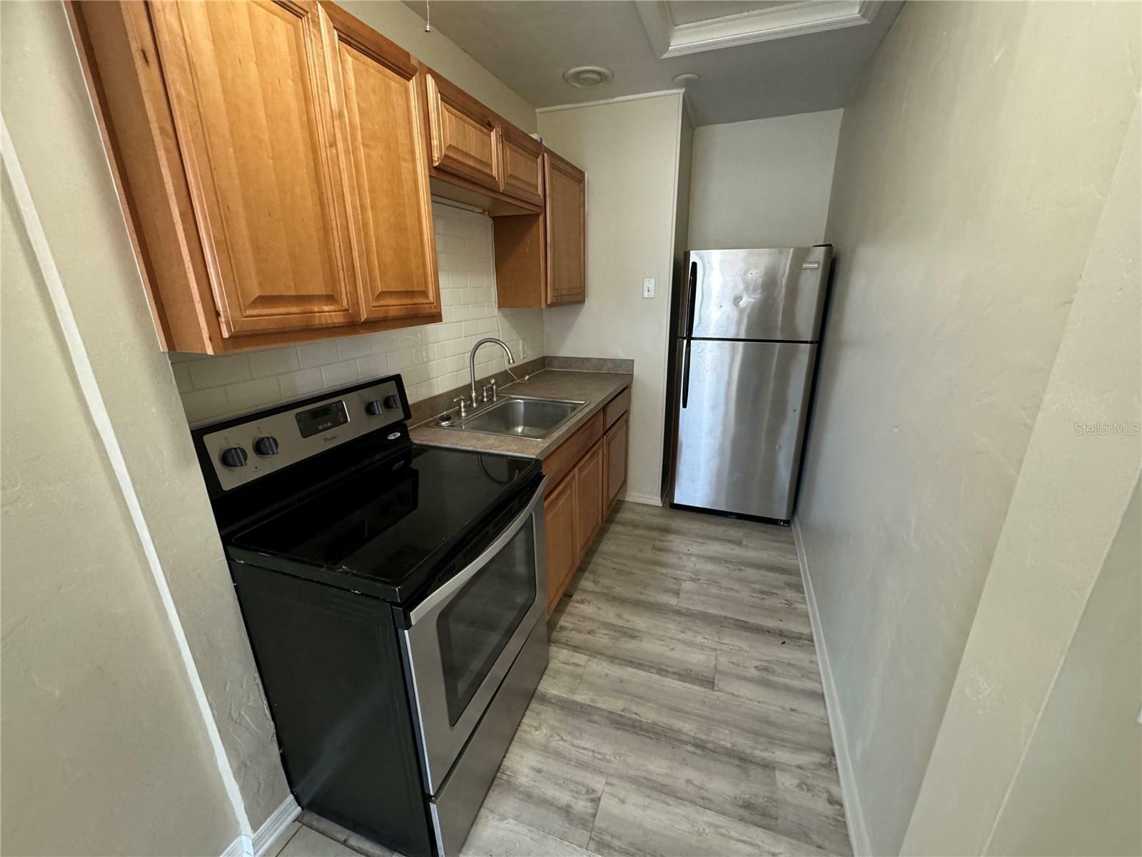 Property Photo:  1400 The Rialto E  FL 34285 