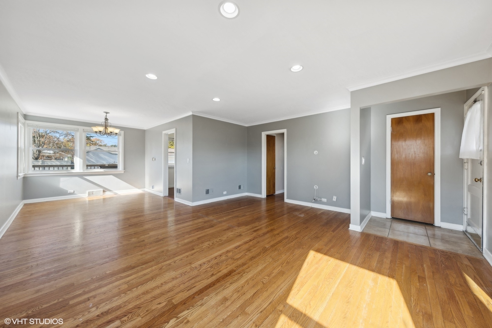 Property Photo:  1926 Hawthorne Avenue  IL 60154 