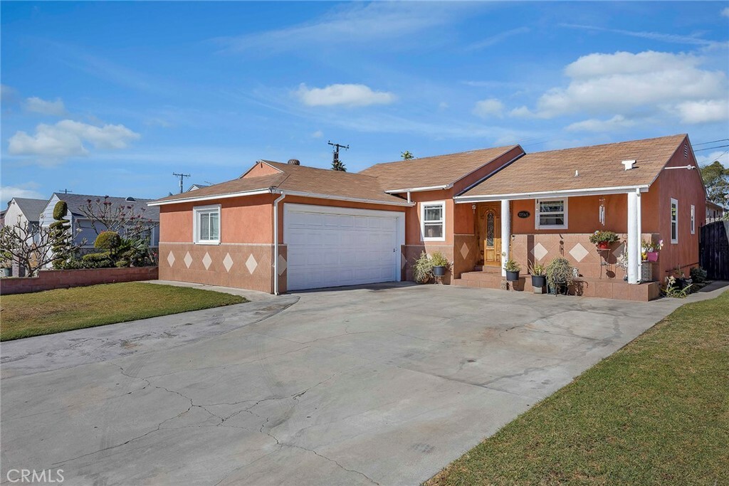 Property Photo:  10565 Lyndora Street  CA 90650 