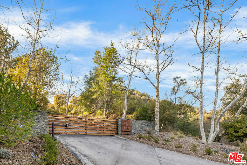 715 Crater Camp Drive  Calabasas CA 91302 photo
