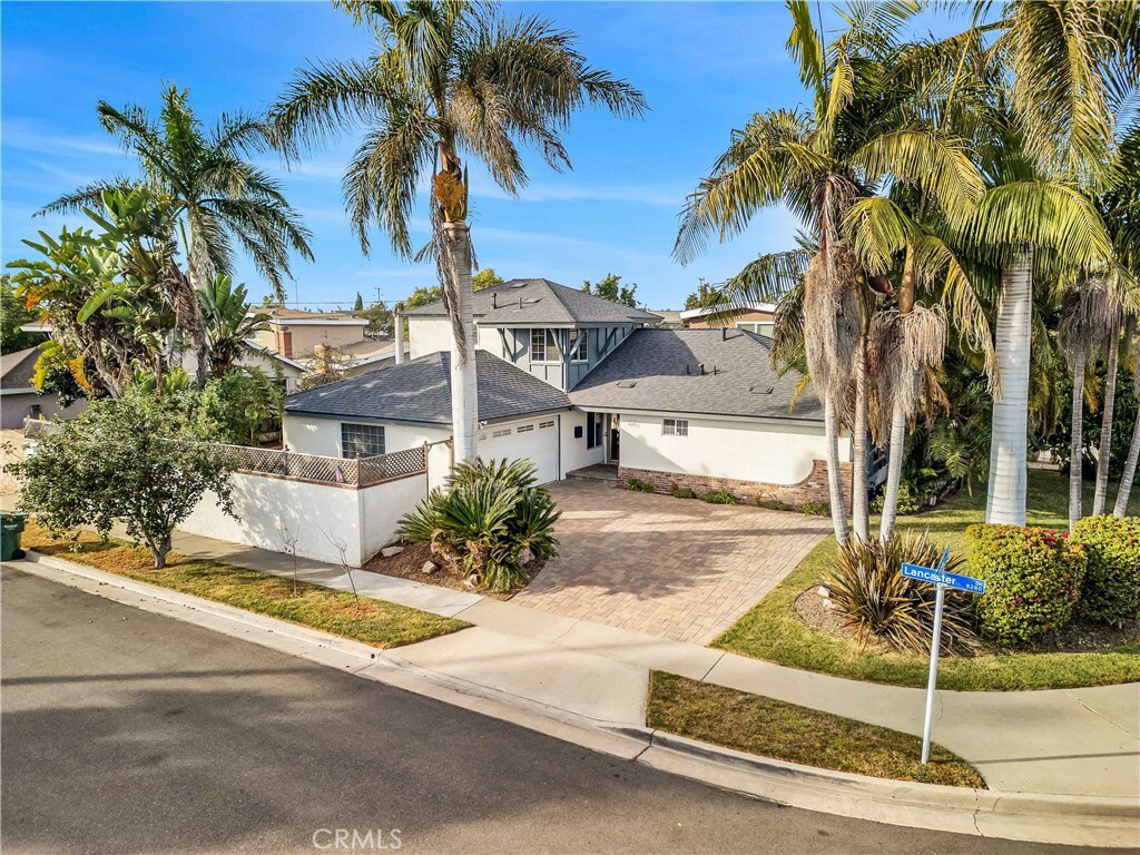 16821 Montclair Lane  Huntington Beach CA 92647 photo