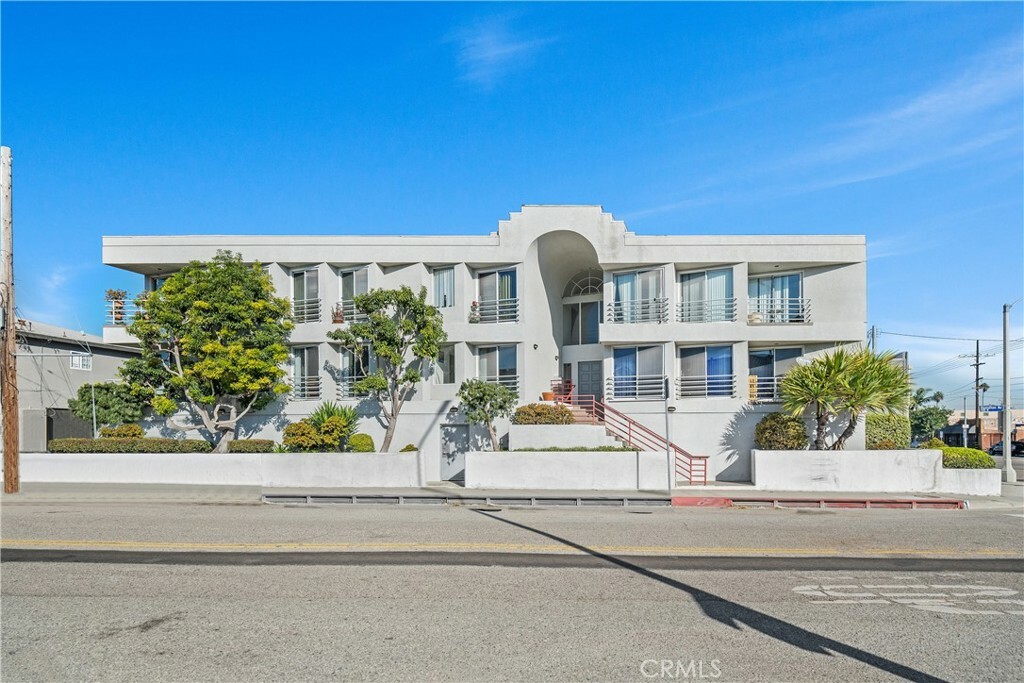 Property Photo:  2317 S Pacific Avenue 2  CA 90731 