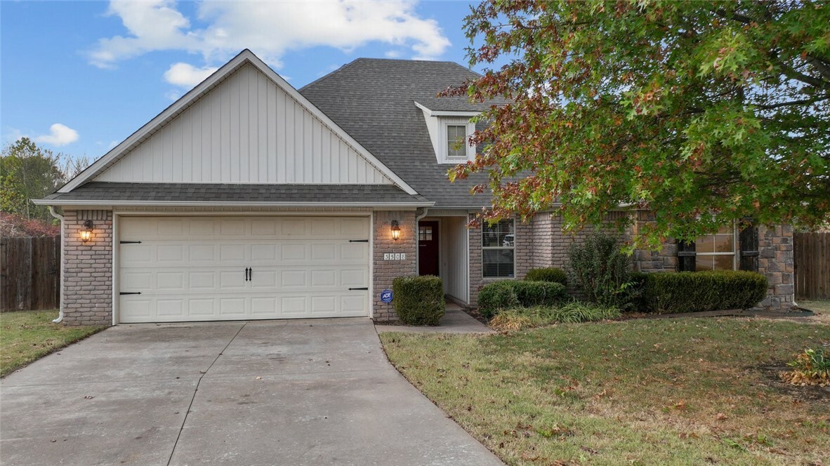 Property Photo:  3508 W Bayham Place  AR 72704 