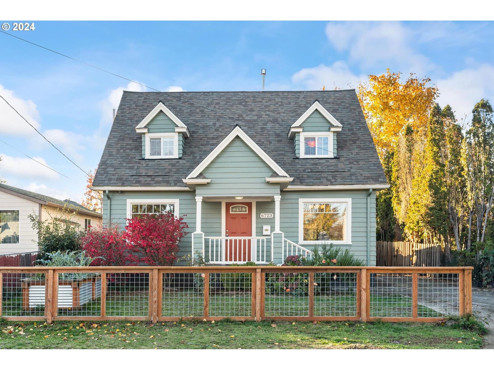 Property Photo: 6723 SE 69th Ave OR 97206