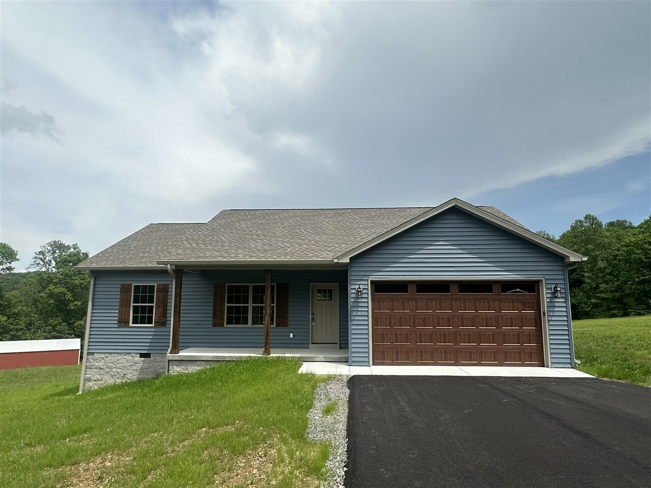 Property Photo: 2120 Smiths Grove Road KY 42164