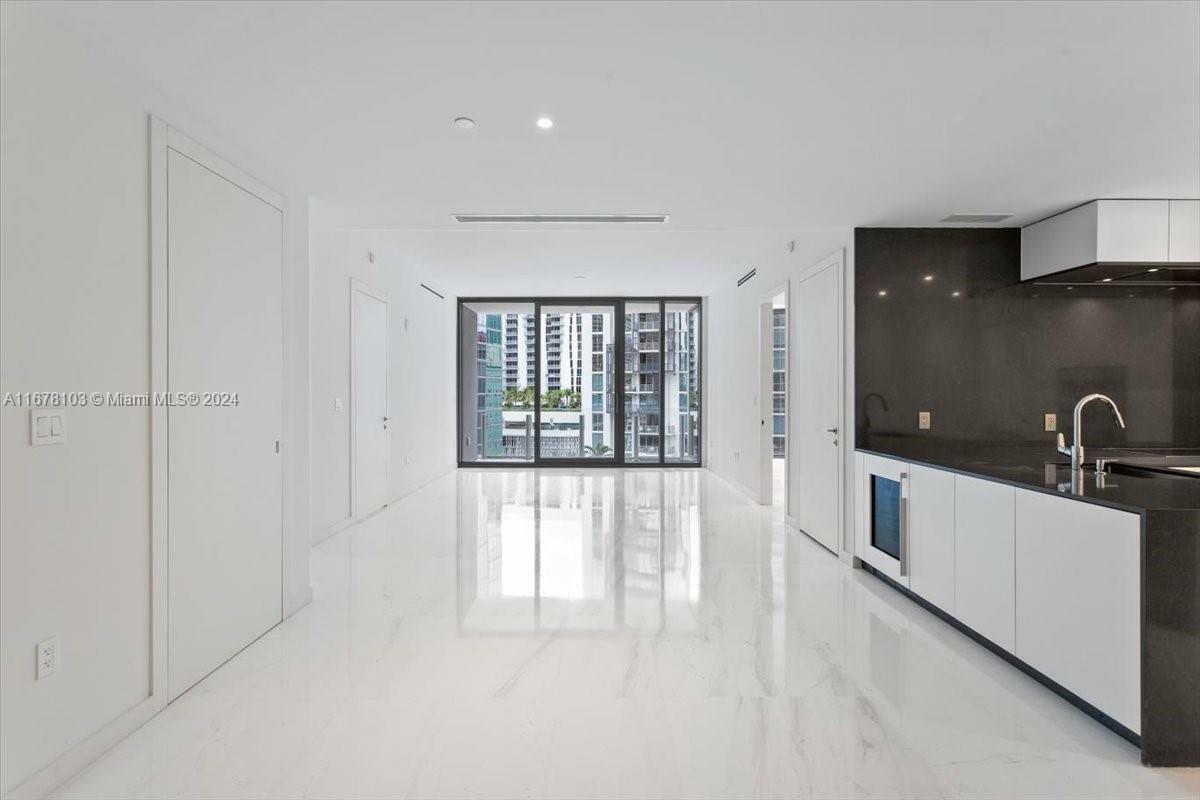 Property Photo:  300 Biscayne Blvd Way 4609  FL 33131 