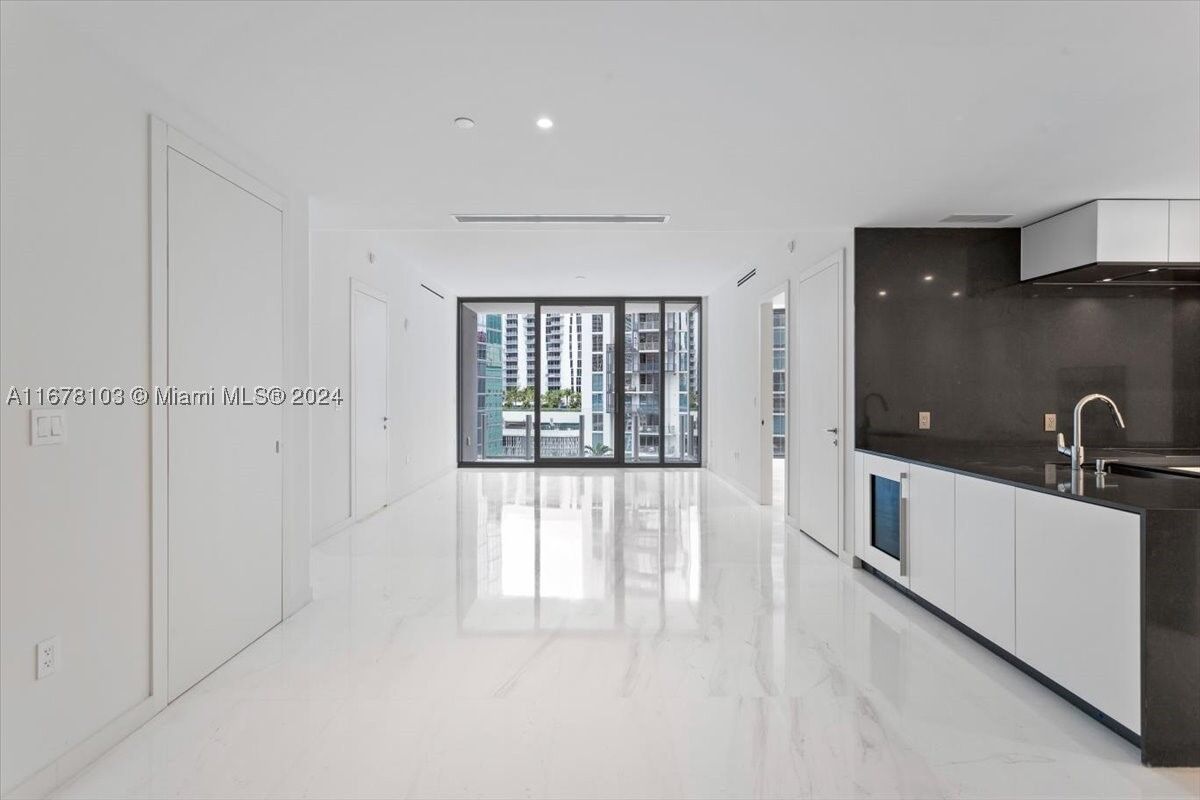 Property Photo:  300 Biscayne Blvd Way 4609  FL 33131 