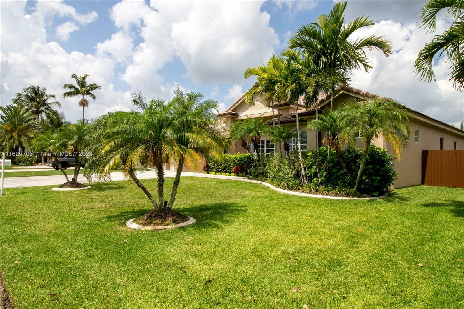 Property Photo:  2910 Fairways Dr  FL 33035 