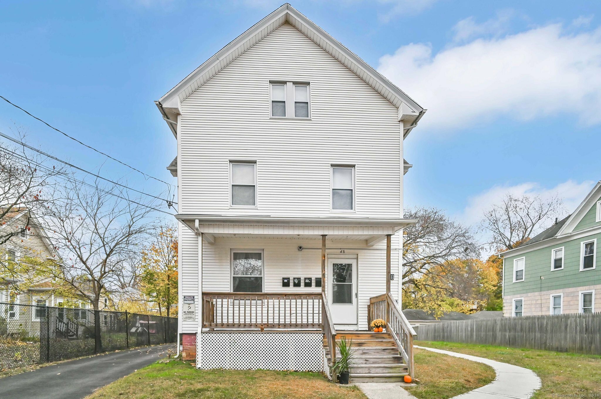 Property Photo:  48 South Burritt Street  CT 06052 