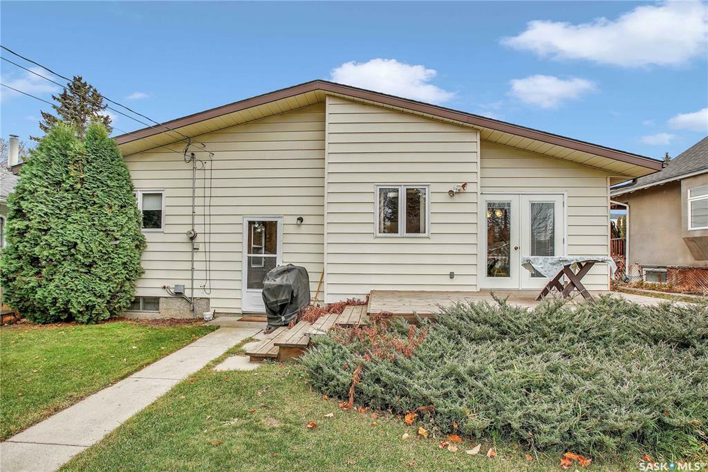 Property Photo:  2405 Haultain Avenue  SK S7J 1R2 