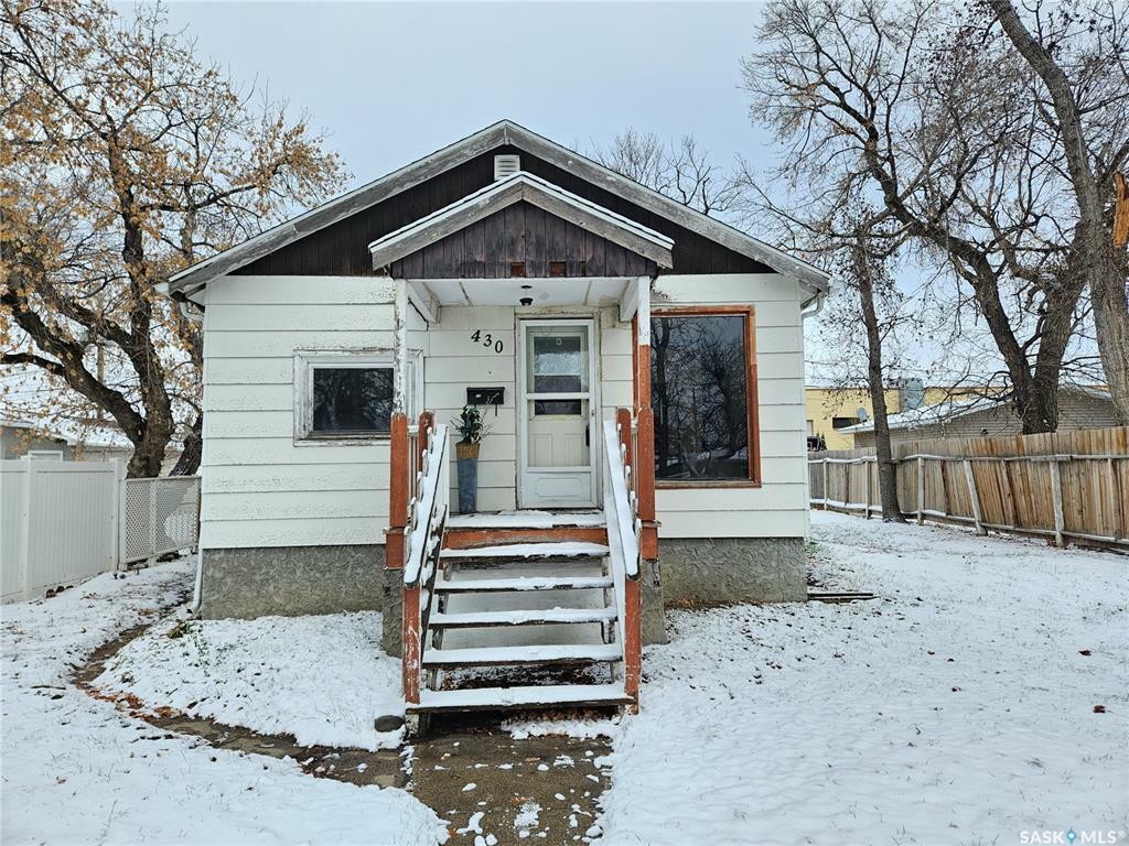 430 Stadacona Street E  Moose Jaw SK S6H 0J8 photo