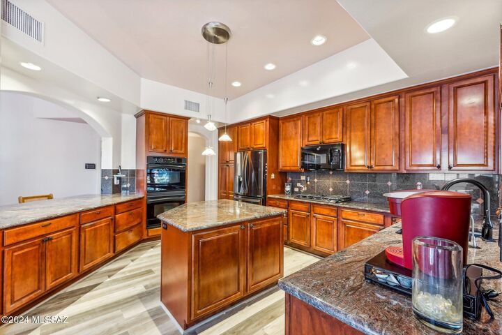 Property Photo: 17819 S Camino De Loreto AZ 85629