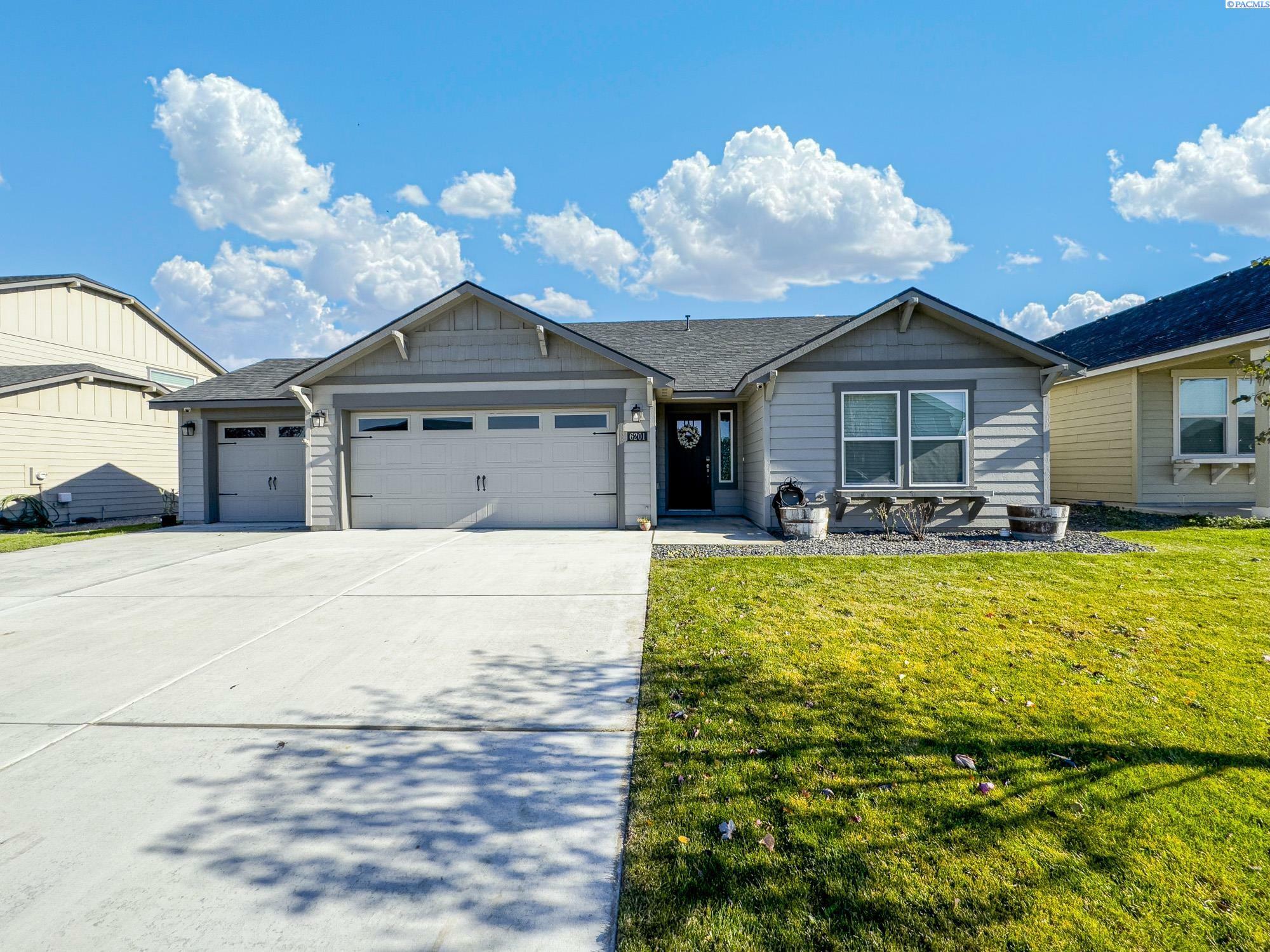 Property Photo:  6201 Curlew Lane  WA 99301 