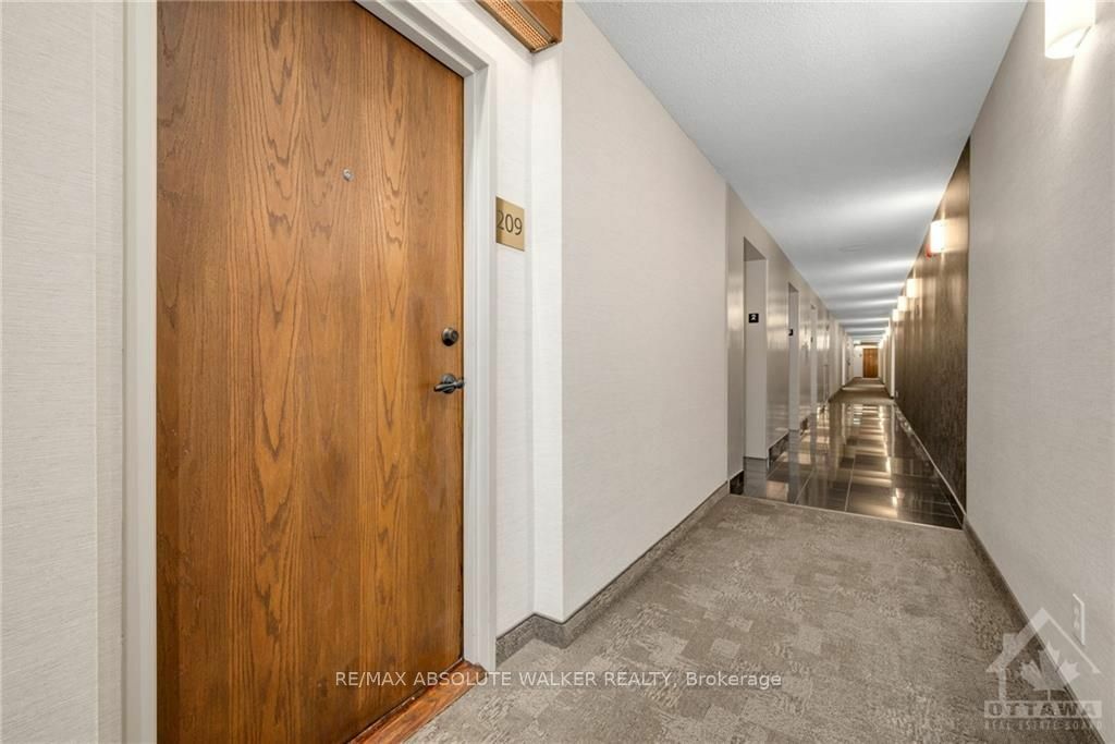 Photo de la propriété:  470 Laurier Ave W 209  ON K1R 7W9 