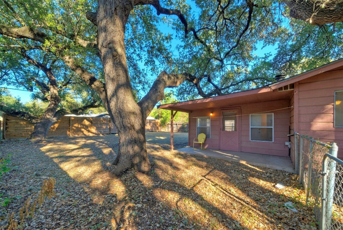 Property Photo:  400 Chippendale Avenue  TX 78745 