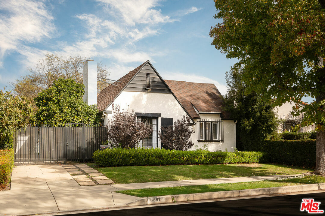 Property Photo: 6681 Drexel Ave CA 90048
