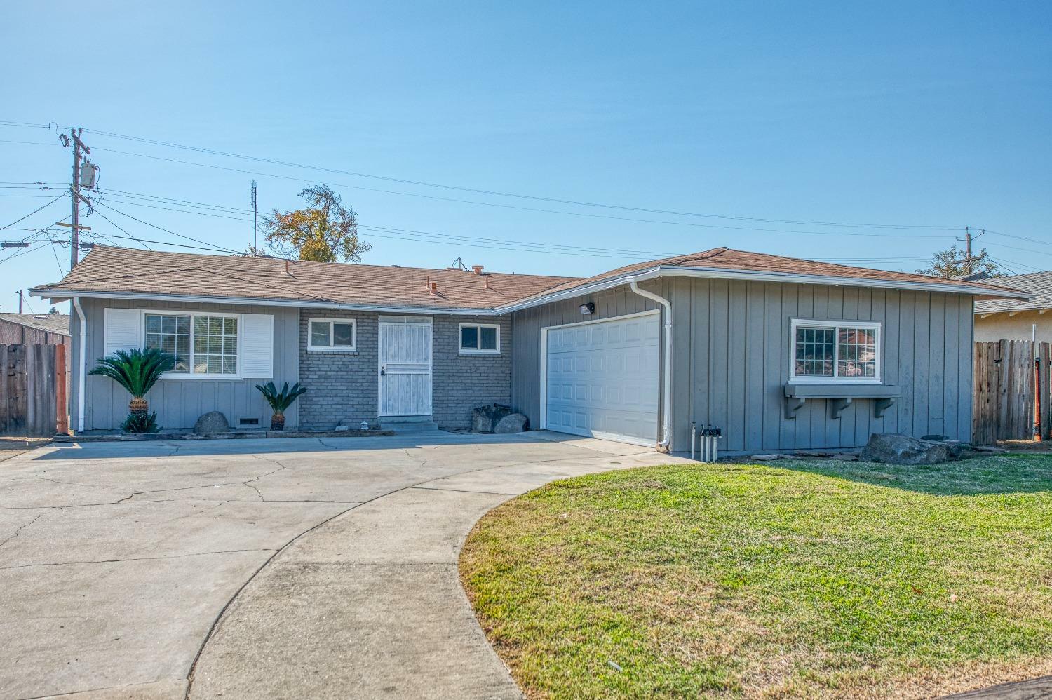 Property Photo:  3328 E Ashlan Avenue  CA 93726 