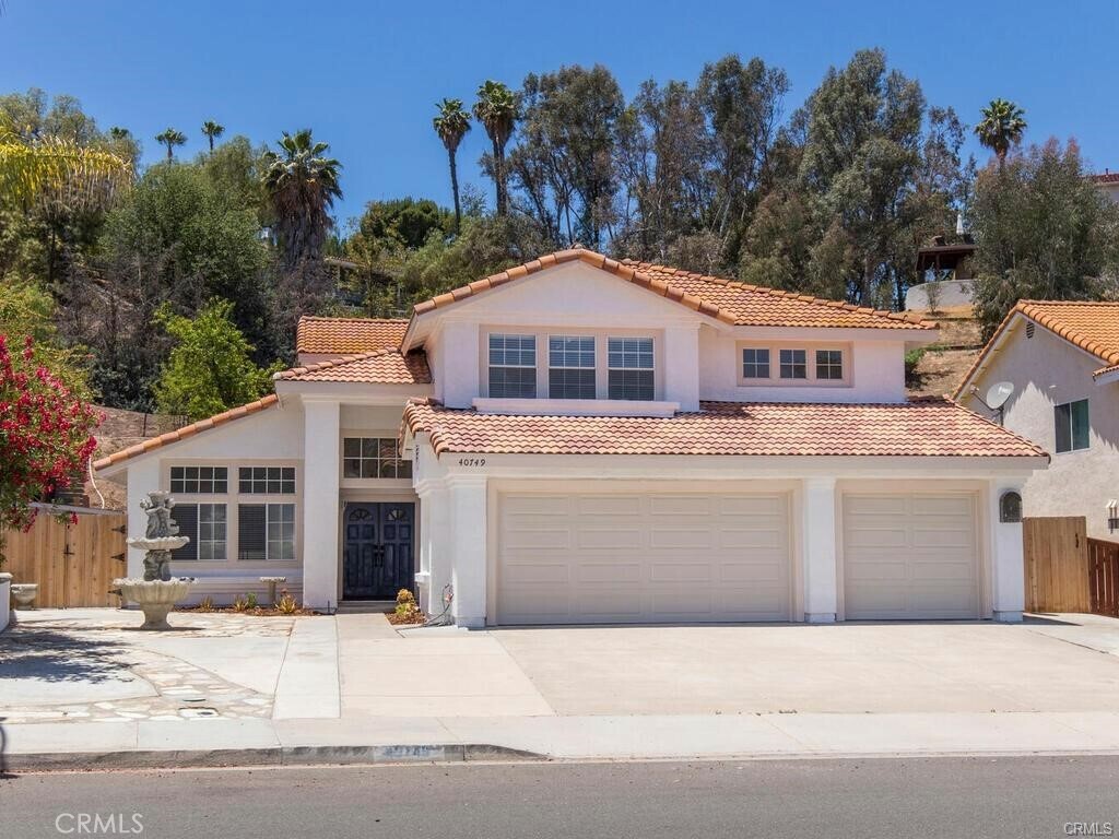 Property Photo:  40749 Calle Medusa  CA 92591 