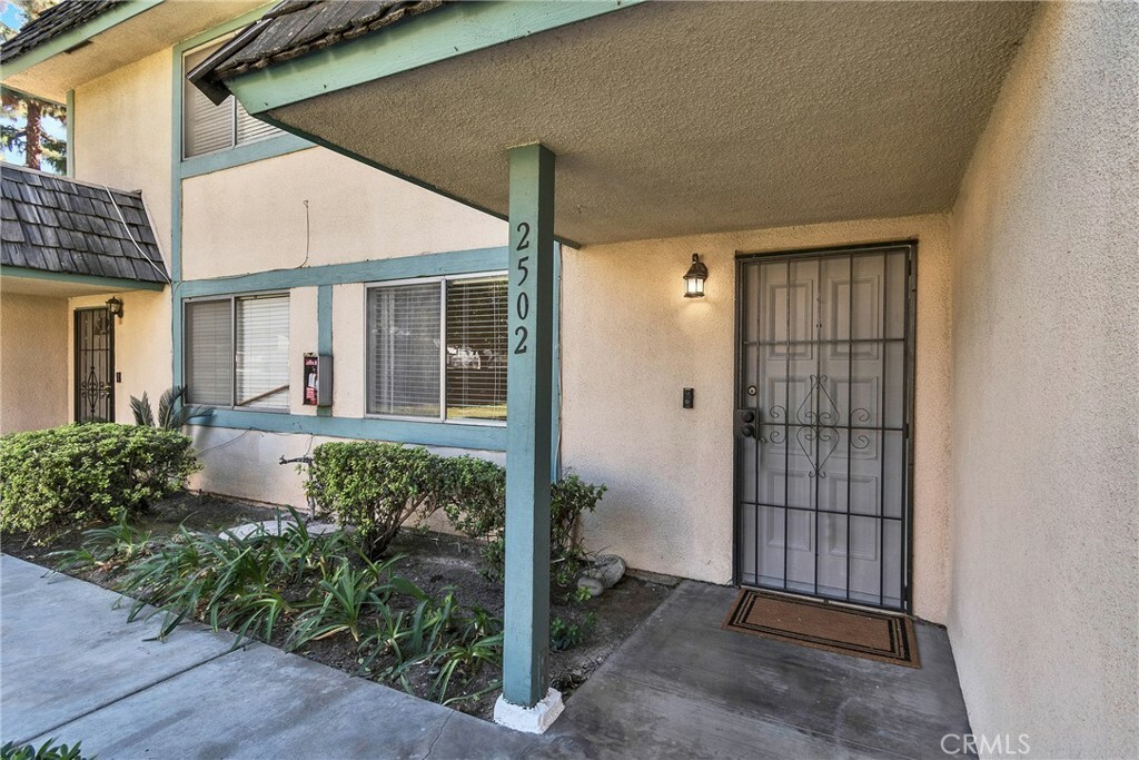 Property Photo:  2502 Bryn Mawr Lane  CA 92507 