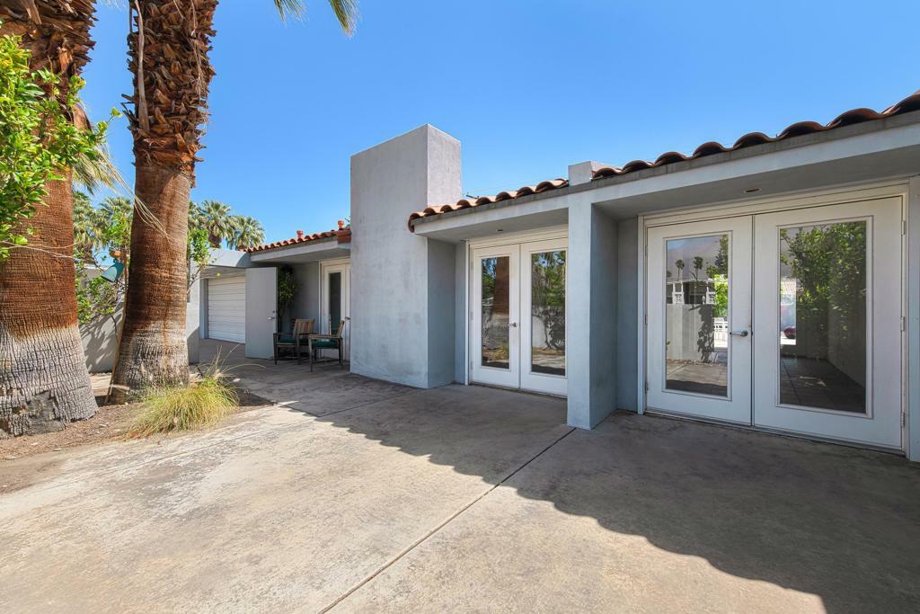 Property Photo: 420 N Burton Way CA 92262