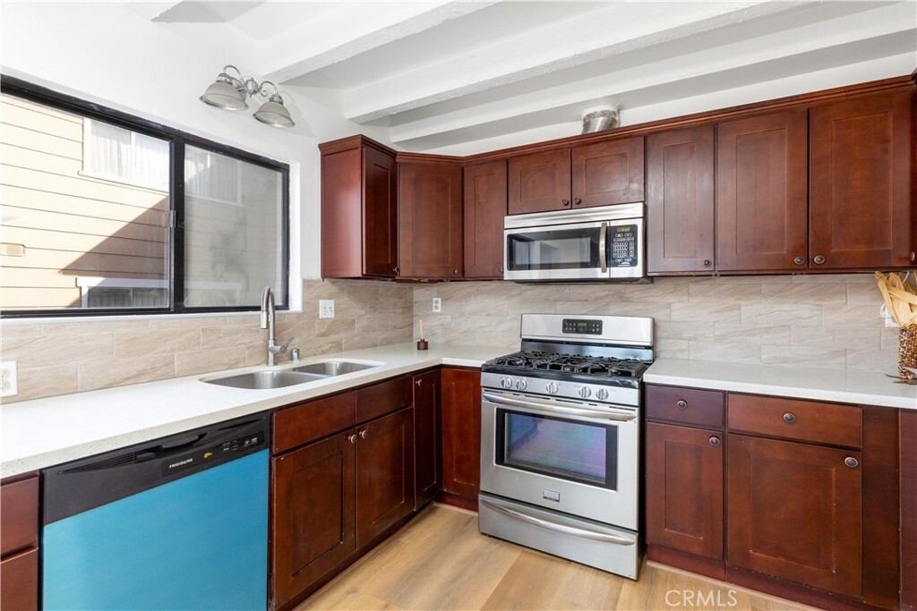 Property Photo:  630 W Lambert Road 22  CA 90631 