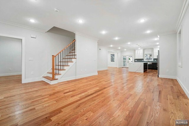 Property Photo:  154 Mount Pleasant Avenue  NJ 07057 