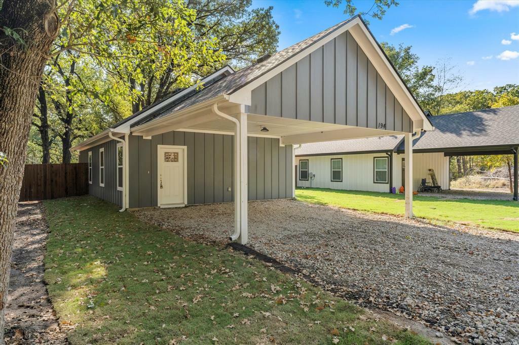 Property Photo:  194 Armada Loop  TX 75156 