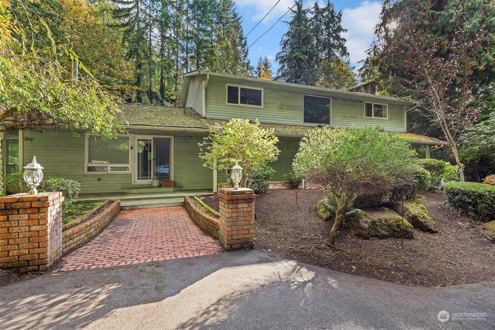 13530 62nd Avenue NE  Kirkland WA 98034 photo