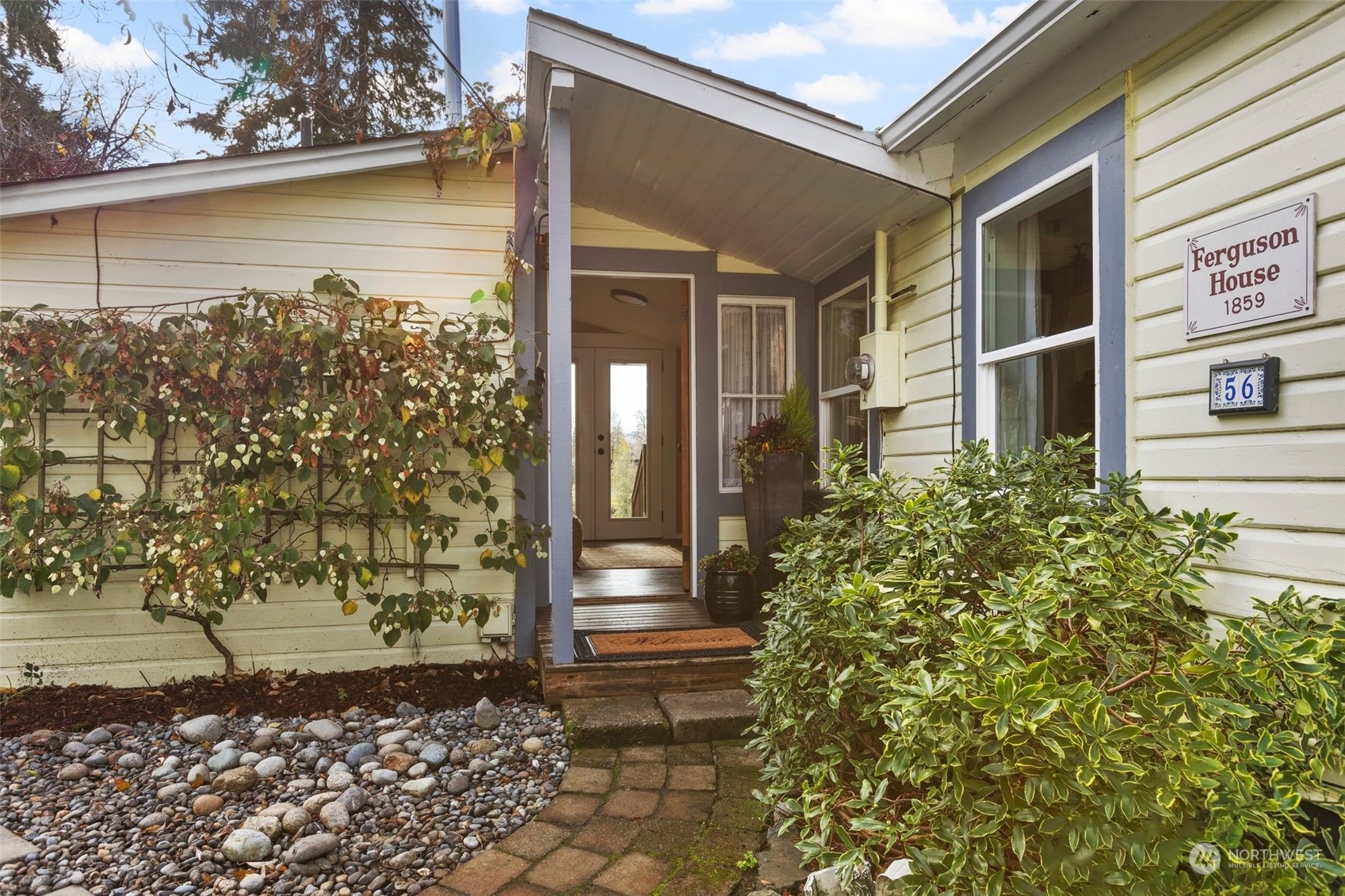 Property Photo:  56  Cedar Avenue  WA 98290 