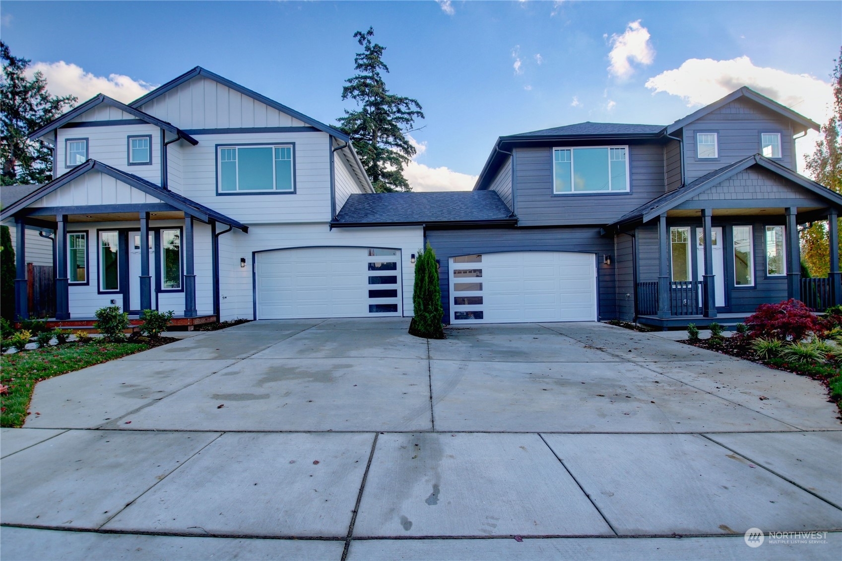 Property Photo:  1783 Hillcrest Loop  WA 98274 