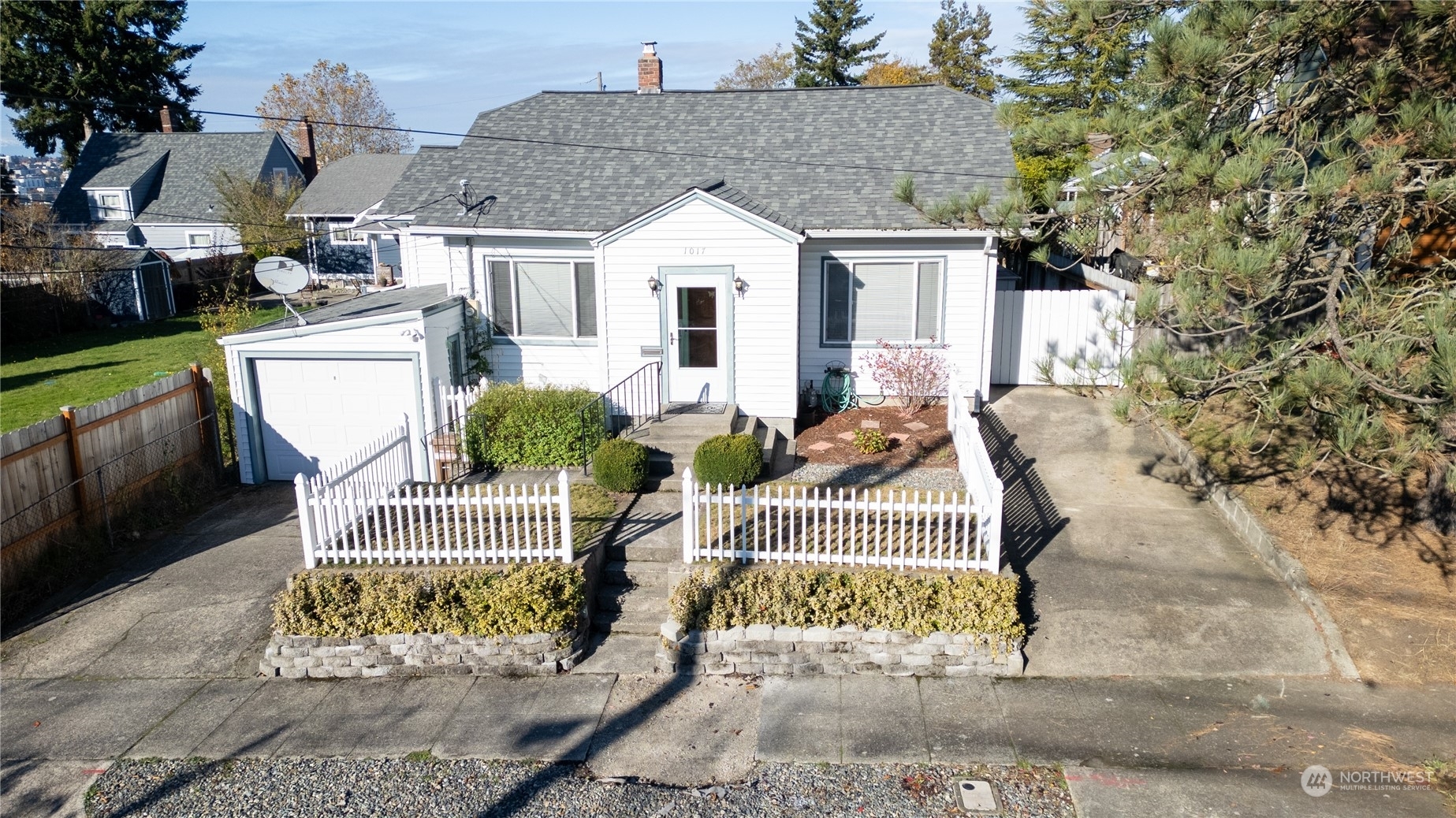 Property Photo:  1017 E McKinley Road  WA 98404 