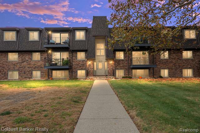 Property Photo: 122 Riviera Drive 19 MI 48080