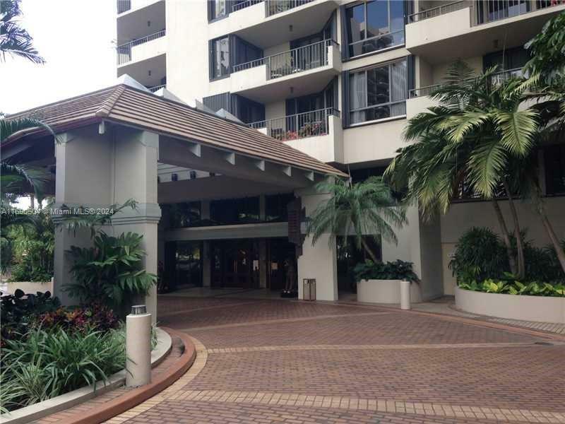 Property Photo:  520 Brickell Key Dr A1410  FL 33131 