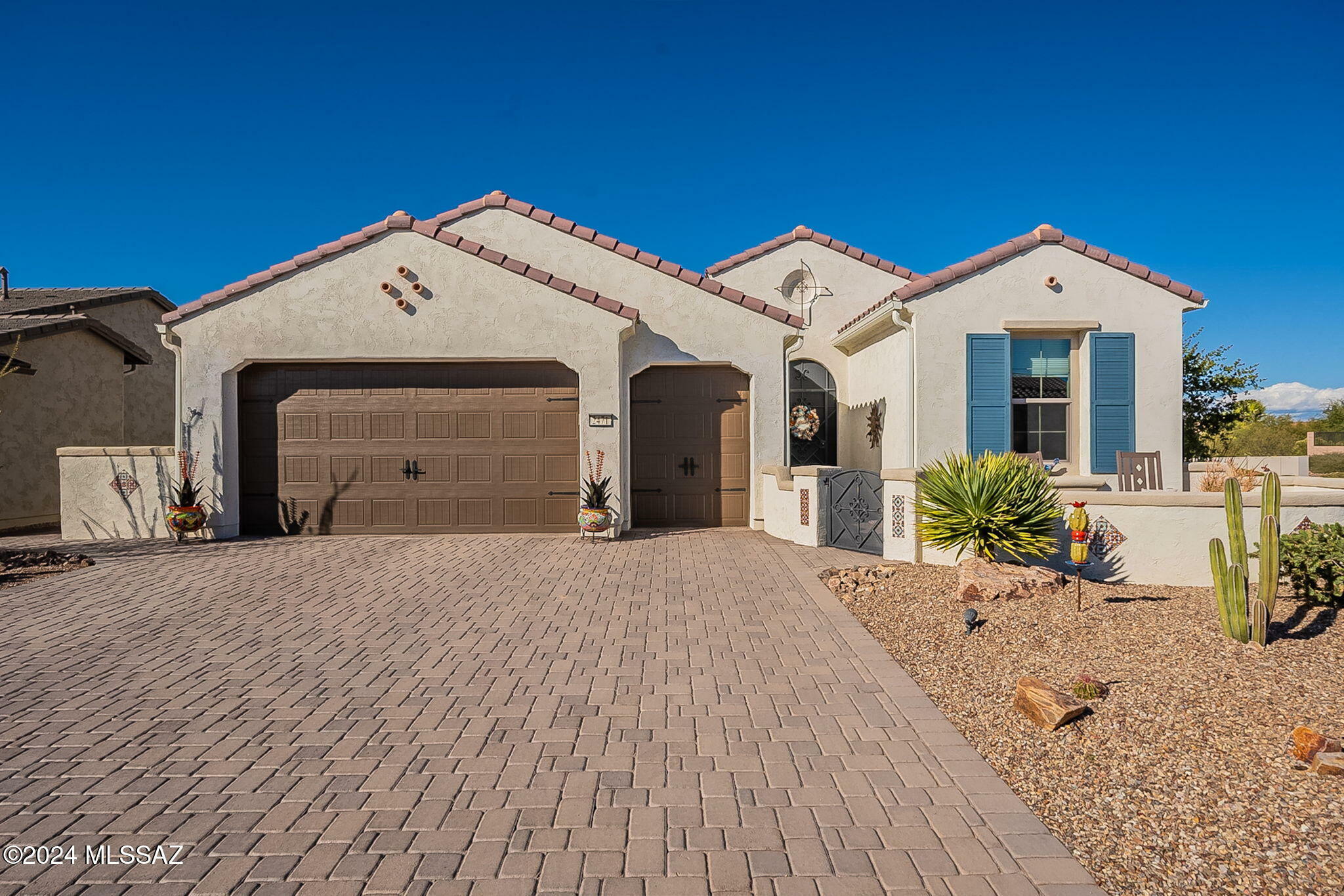 Property Photo:  2471 E Canyon Crossing Drive  AZ 85614 