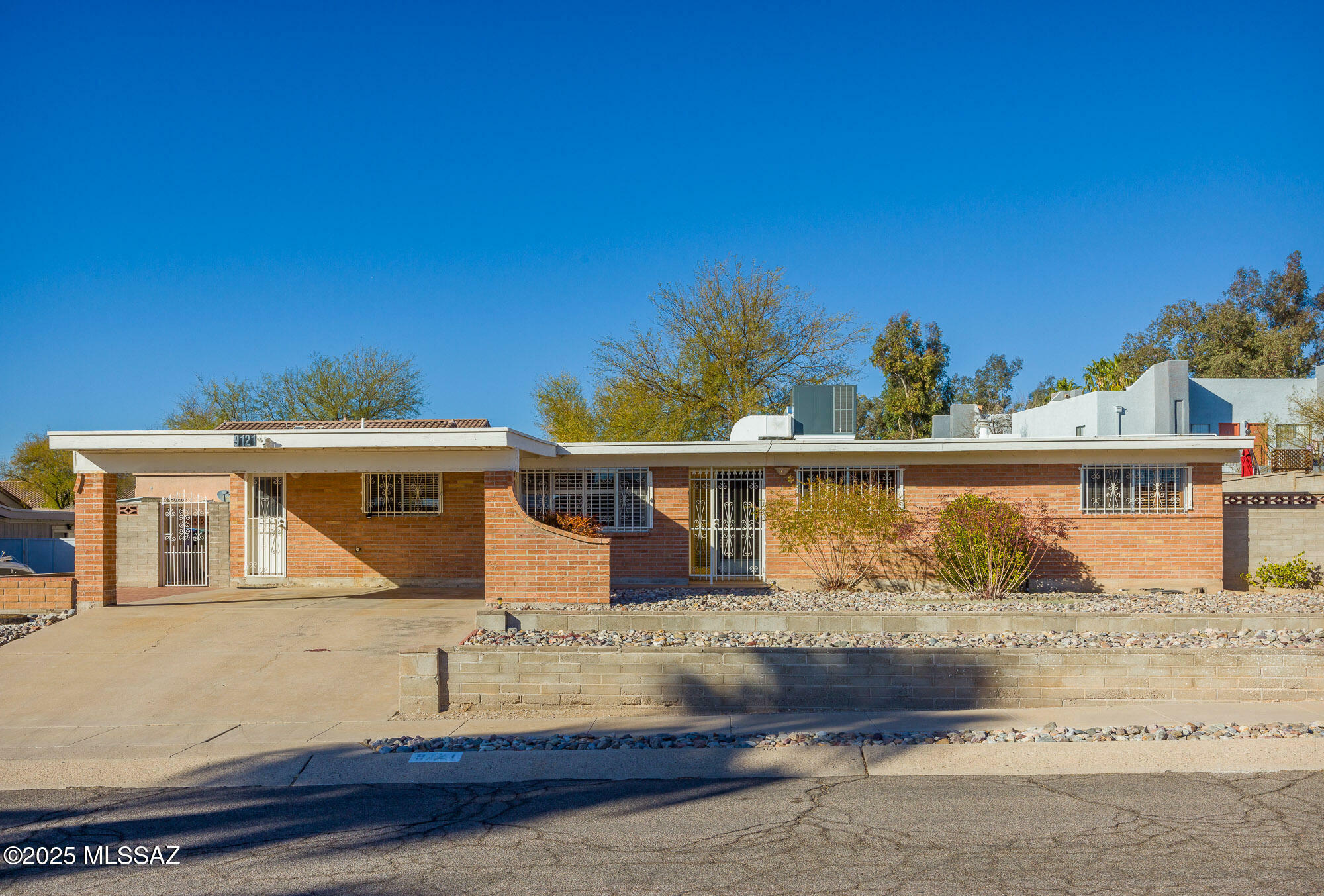 Property Photo:  9121 E 38th Street  AZ 85730 