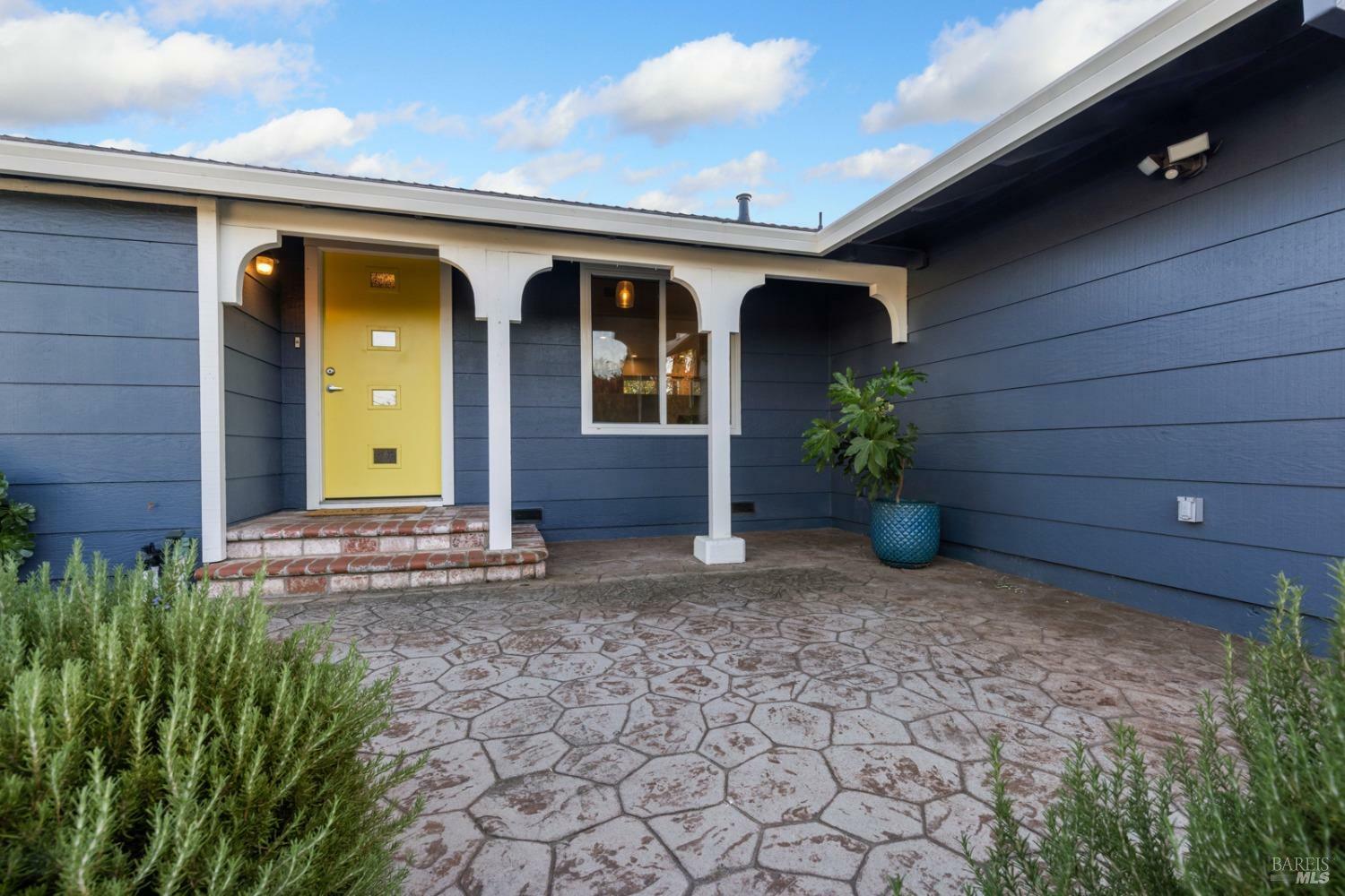 Property Photo:  548 Sutter Street  CA 94954 