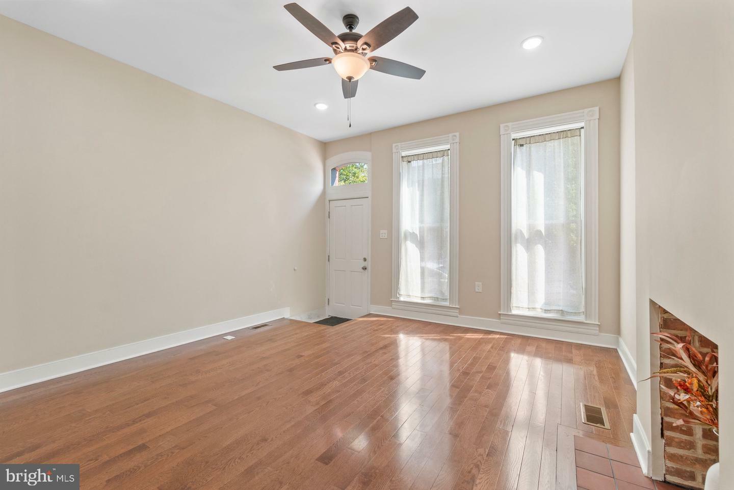 Property Photo:  1602 N Bond Street  MD 21213 