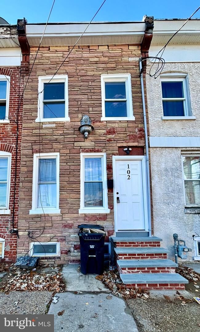 Property Photo:  102 Lower Oak Street  DE 19805 