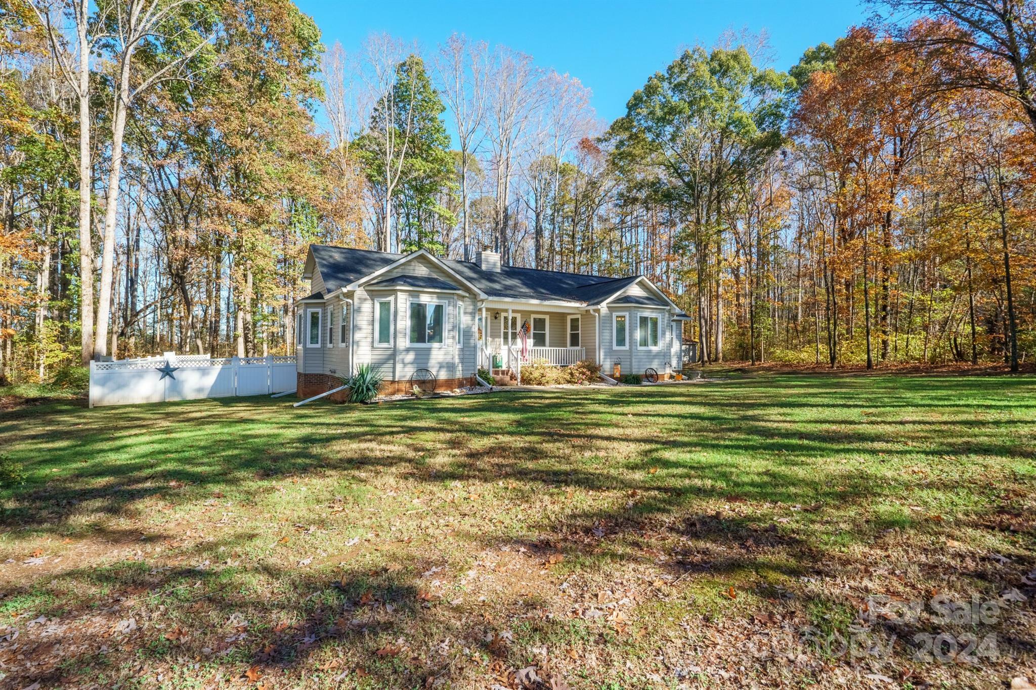 Property Photo:  2575 Hill Top Drive  NC 28147 