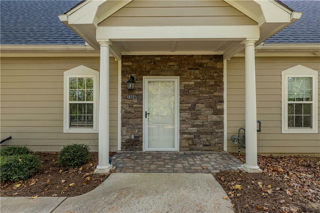 Property Photo:  1304 Village Boulevard  GA 30161 