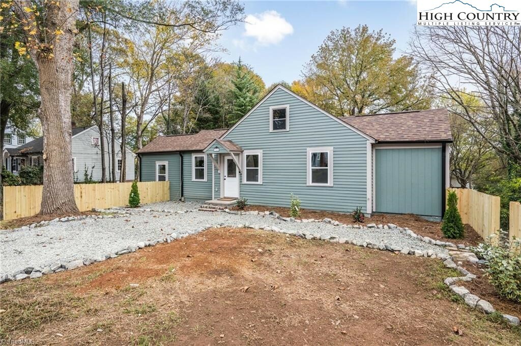 Property Photo:  917 Lockland Avenue  NC 27103 