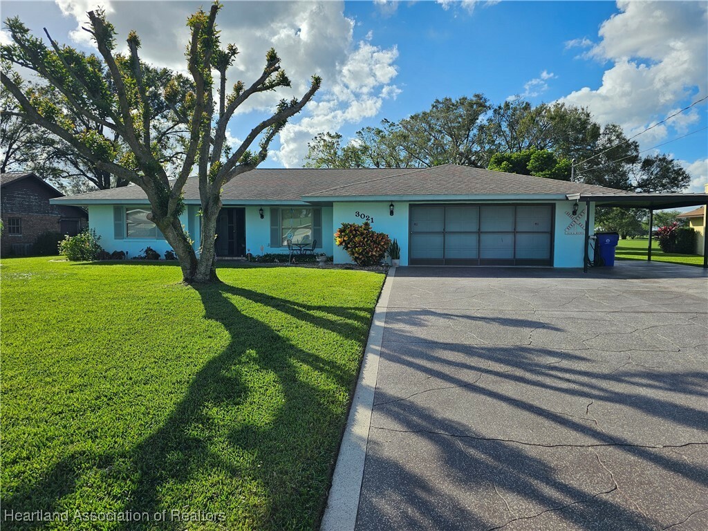 Property Photo:  3021 N Twin Lakes Drive  FL 33825 