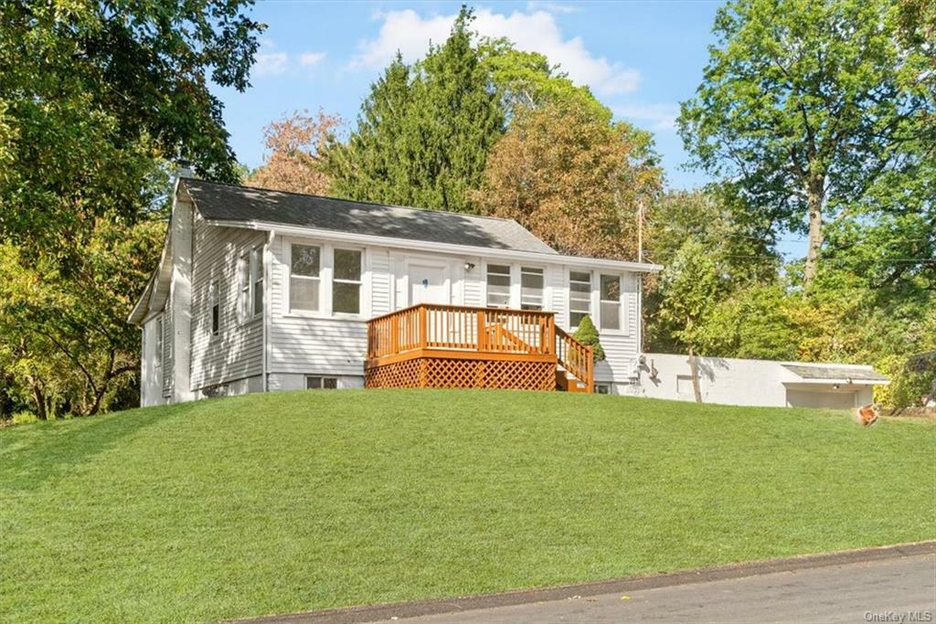 Property Photo:  90 Smithtown Road  NY 12524 